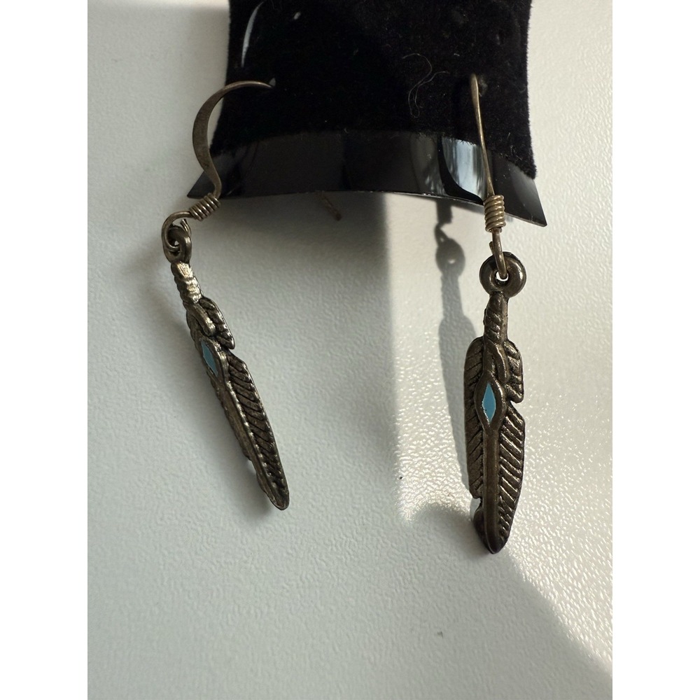VINTAGE SOUTHWESTERN THEMED SILVER TONE TURQUOISE DROP DANGLE EARRINGS - Picture 3 of 5